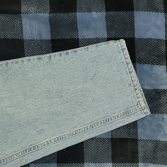 Vintage. Made in USA. Levi's 560. Loose-fit, tapered. Men's size w38 l30 - Picture 13 of 16